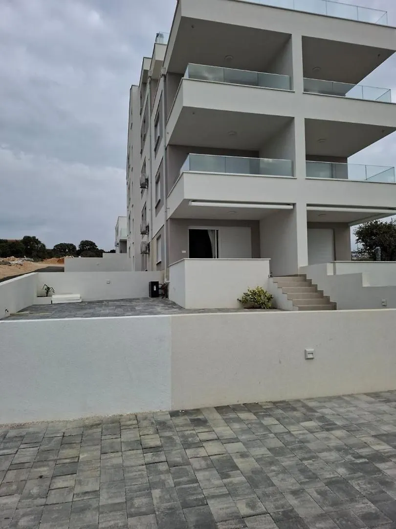 Sunshine Apartment Complex With A Pool By The Beach - Mandre, Pag Croatia