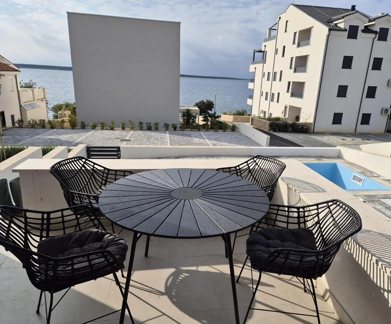 Sunshine Apartment Complex With A Pool By The Beach - Mandre, Pag 0*, Mandre Croatia