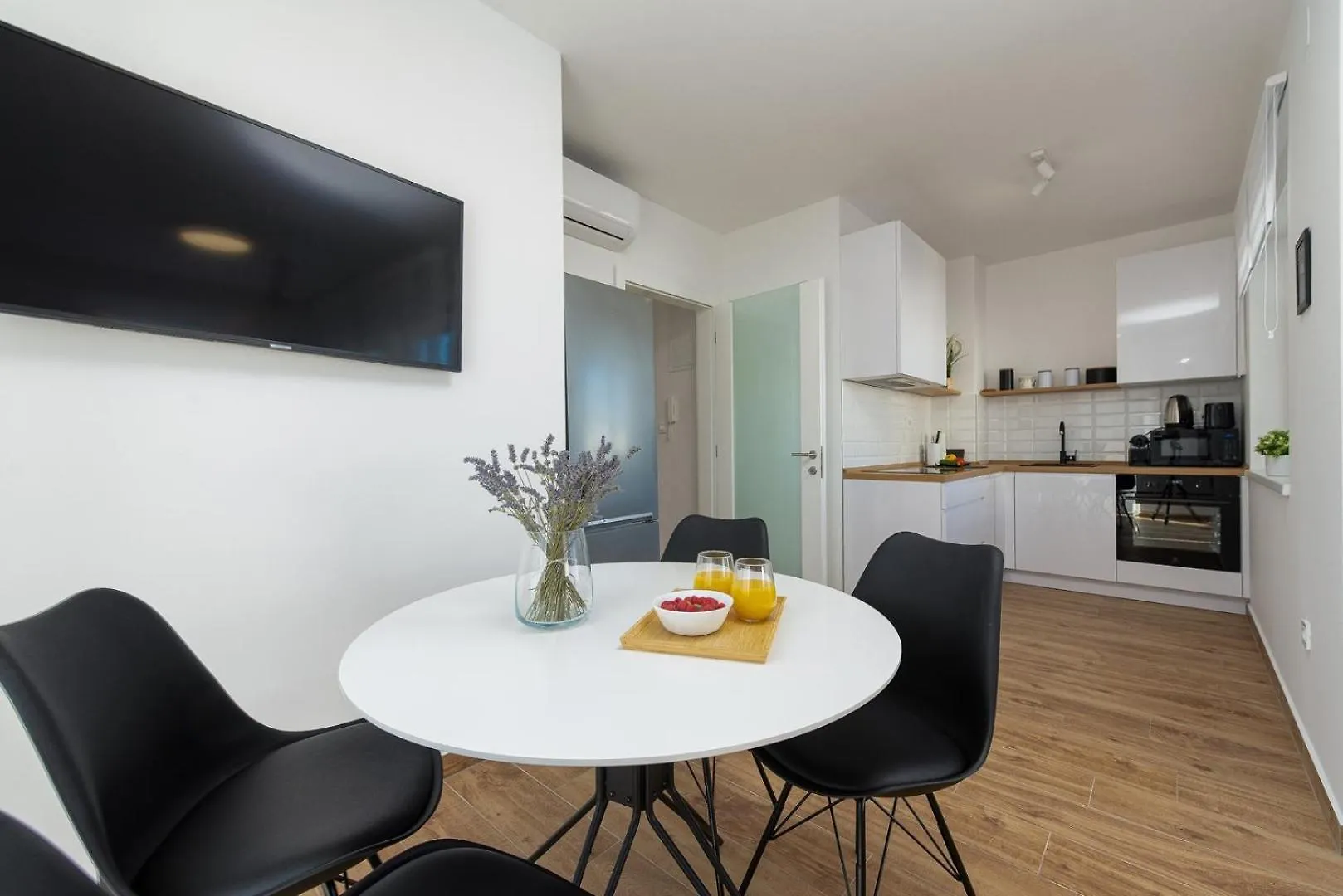 Guest house Sunshine Apartment Complex With A Pool By The Beach - Mandre, Pag Croatia