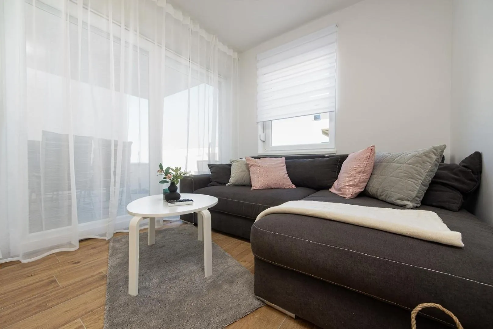 Sunshine Apartment Complex With A Pool By The Beach - Mandre, Pag 0*, Mandre Croatia